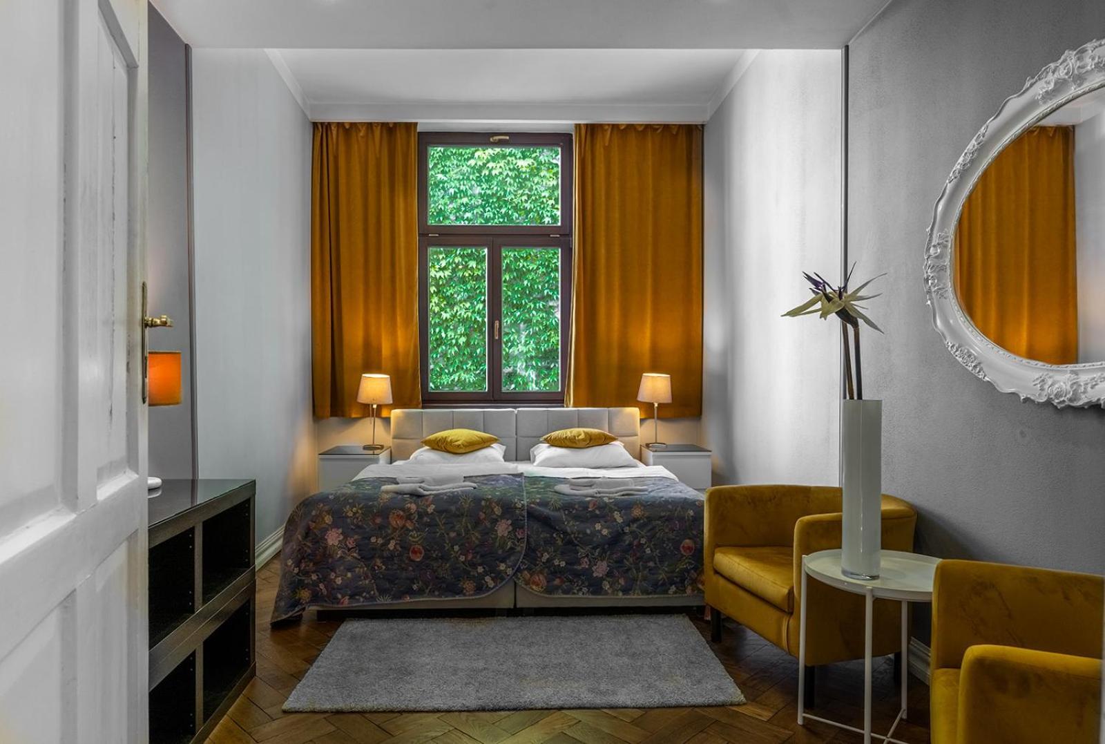 Antique Apartments Old Town Krakow Bagian luar foto